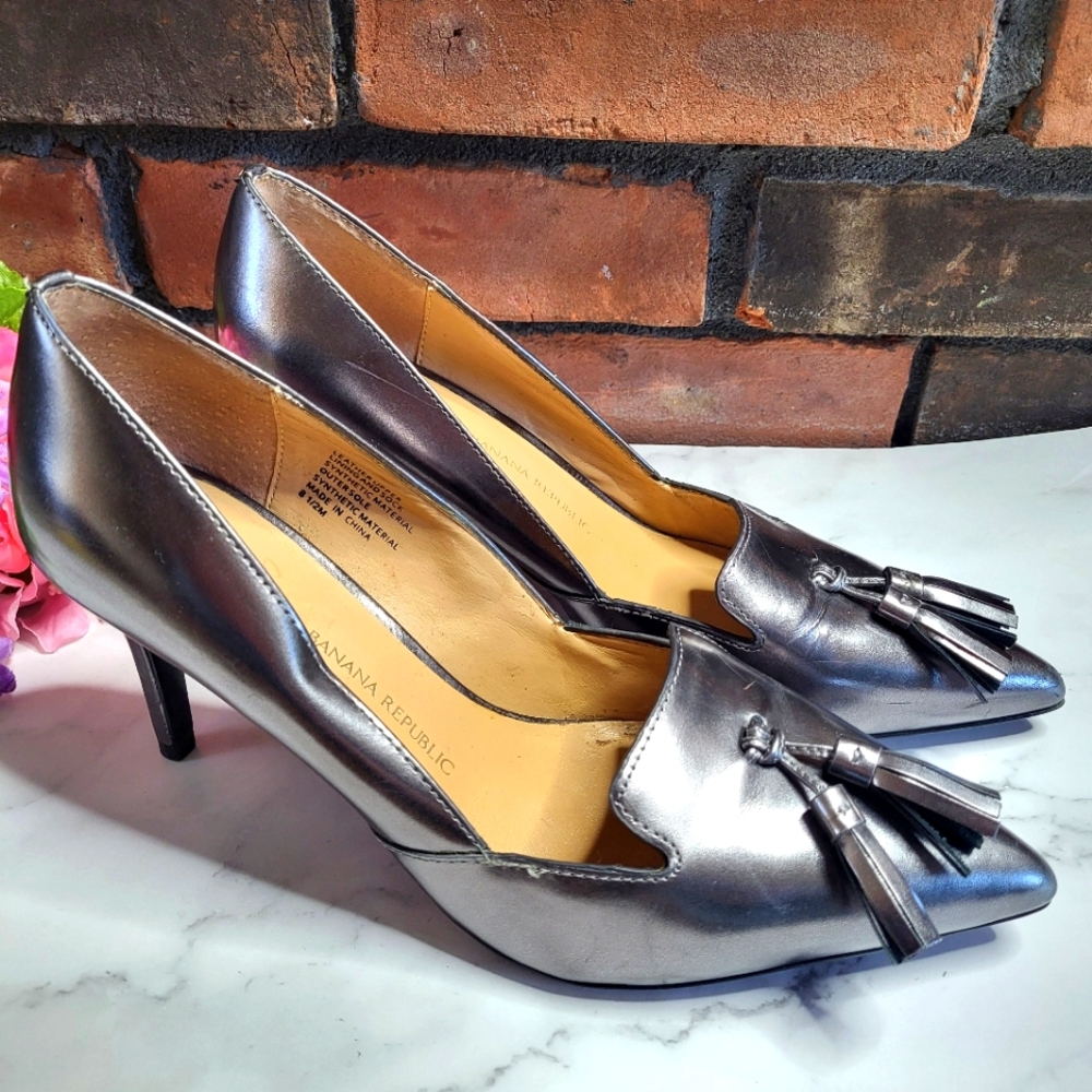 Banana Republic Metallic Gun Metal Gray Tasseled Heels